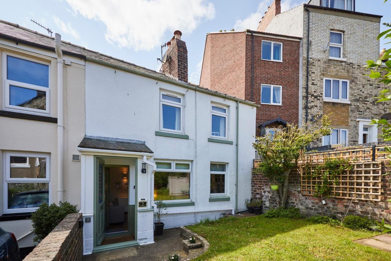Host & - Hope Holiday home Whitby
